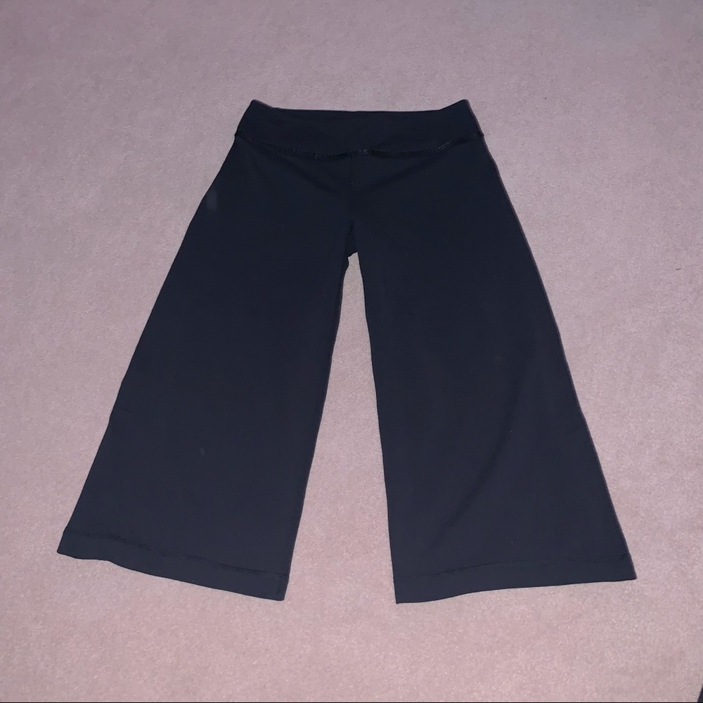Lululemon Black Capris